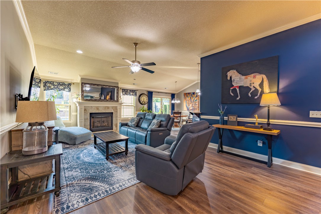 2444 Poole Road Greer, SC 29651 - Photo 4 of 37 Living Room
