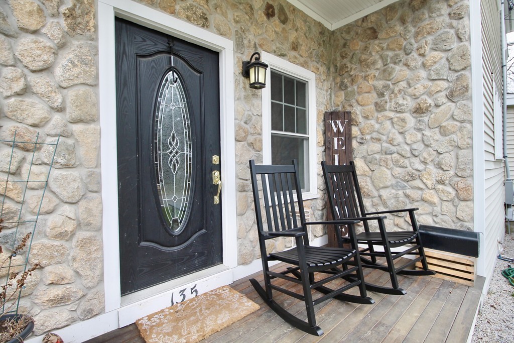 135 Argyle Road Braintree, MA 02184 - Photo 6 of 29 a view of a interior of the house