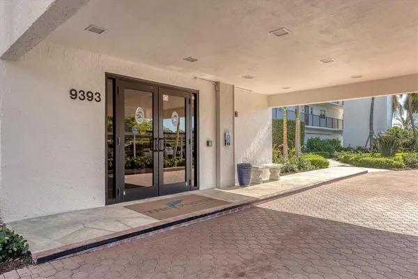 $6,500 | 9393 Midnight Pass Road, Unit 302, Sarasota, FL 34242