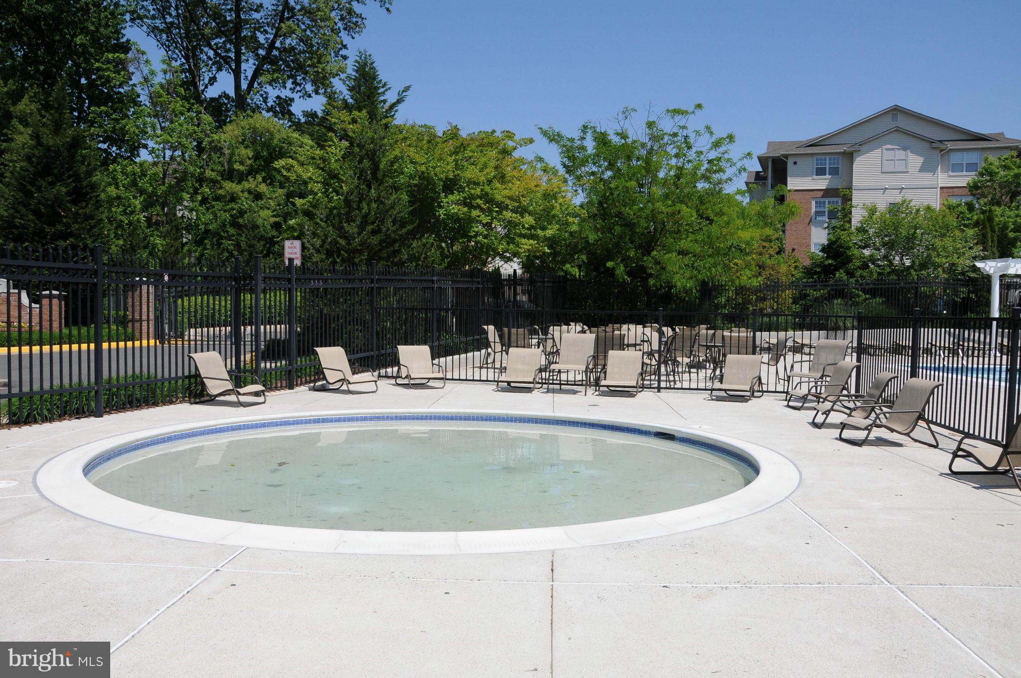 4401 Weatherington Lane, Unit 304 Fairfax, VA 22030 - Photo 21 of 25 Community