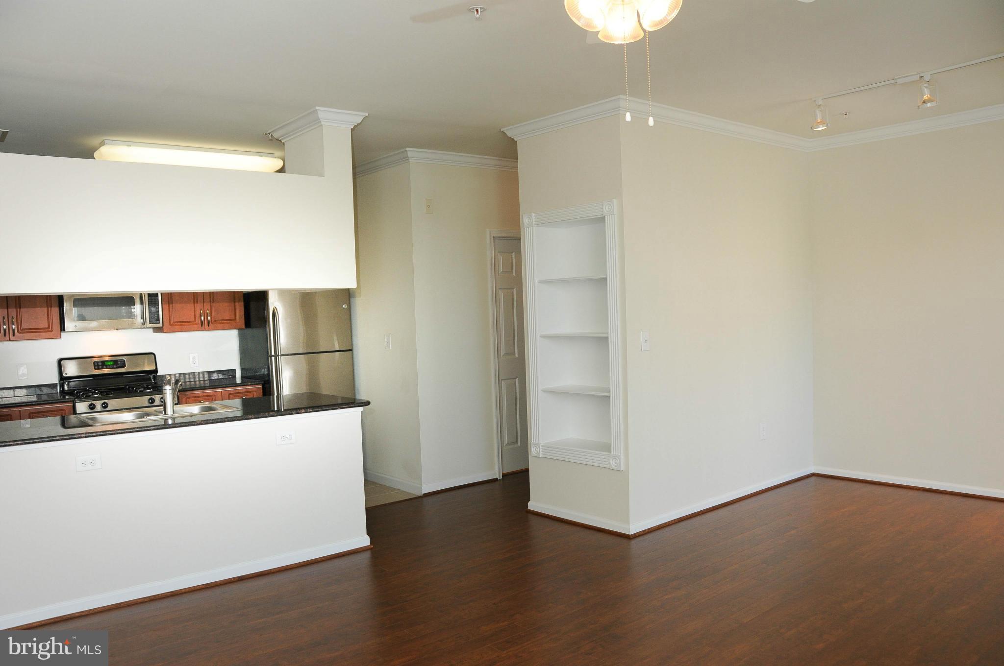 4401 Weatherington Lane, Unit 304 Fairfax, VA 22030 - Photo 7 of 25 Living Room