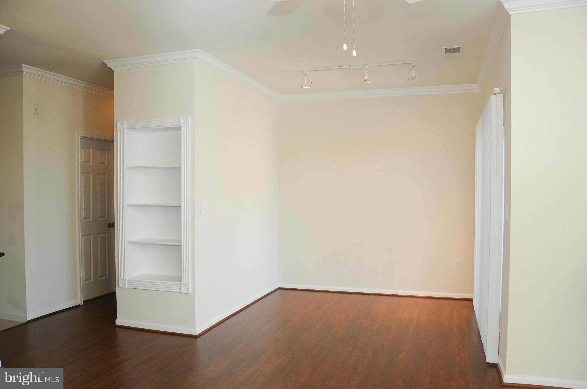 4401 Weatherington Lane, Unit 304 Fairfax, VA 22030 - Photo 8 of 25 Dining Room