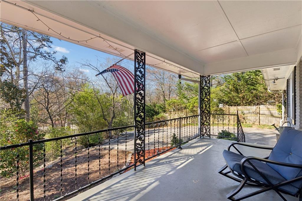 3490 Springdale Forrest Boulevard Gainesville, GA 30506 - Photo 2 of 41