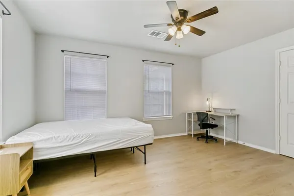 $900 | 107 South Crawford Street, Unit 1, Denton, TX 76205
