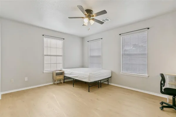 $900 | 107 South Crawford Street, Unit 1, Denton, TX 76205