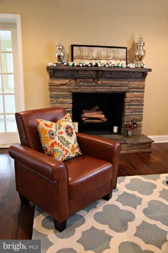 11212 Emack Road Beltsville, MD 20705 - Photo 3 of 30 Living Room