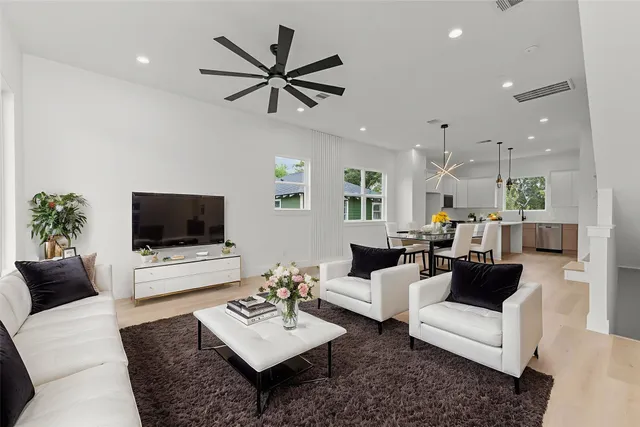 $3,000 | 3348 Sauer Street, Houston, TX 77004