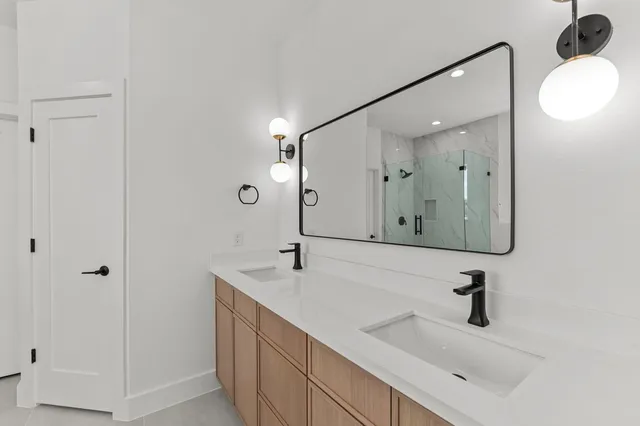 $3,000 | 3348 Sauer Street, Houston, TX 77004