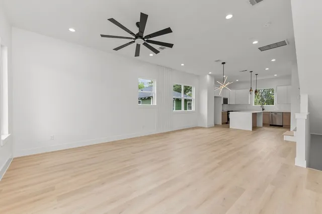 $3,000 | 3348 Sauer Street, Houston, TX 77004