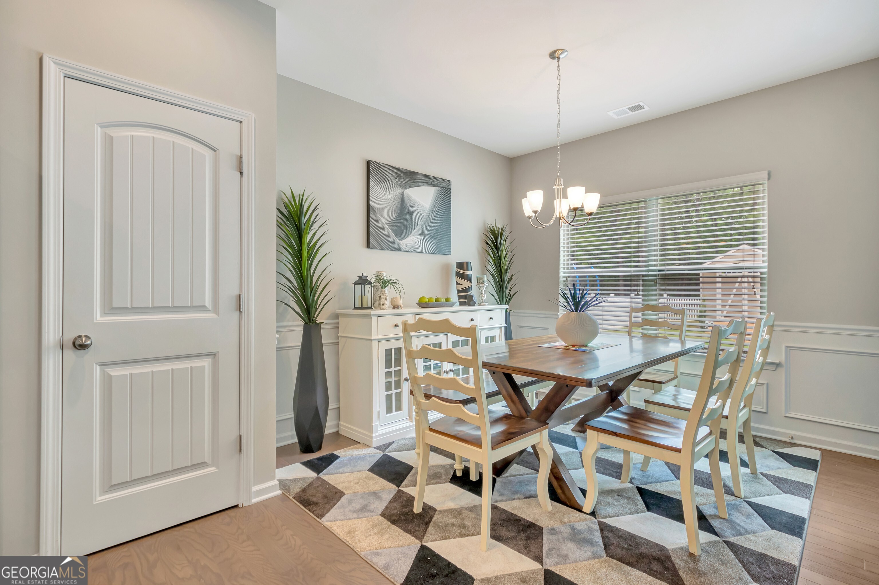 124 Thomaston Street Newnan, GA 30263 - Photo 10 of 47