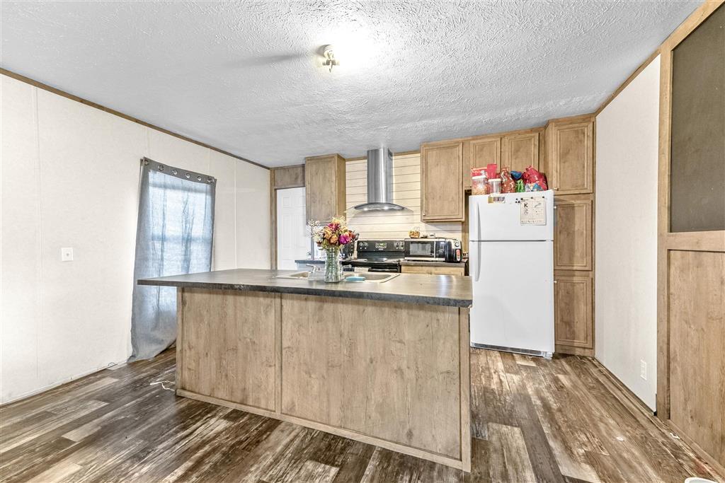 413 Invader Street Sulphur, LA 70663 - Photo 2 of 17