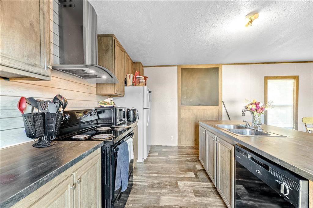 413 Invader Street Sulphur, LA 70663 - Photo 3 of 17