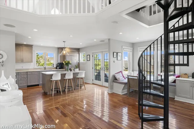 $4,295,000 | 10 Doc Ryder Drive, Nantucket, MA 02554