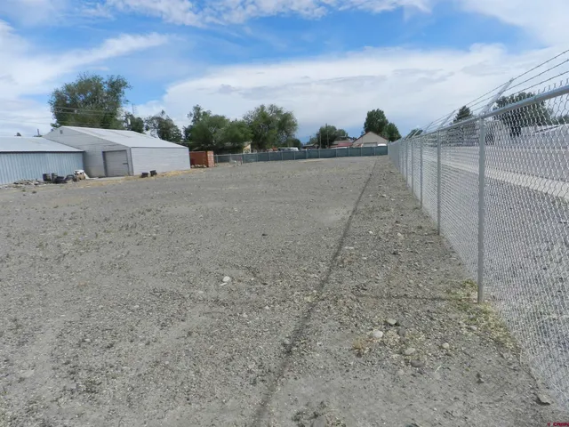 a view of a parking space