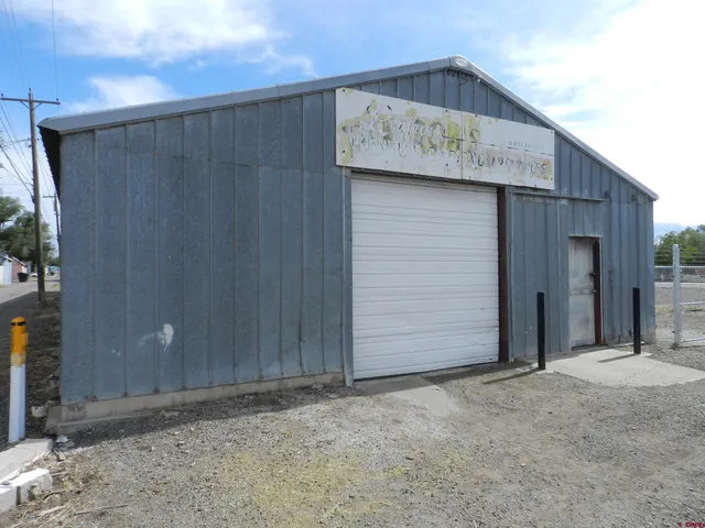 a view of an entrance to house