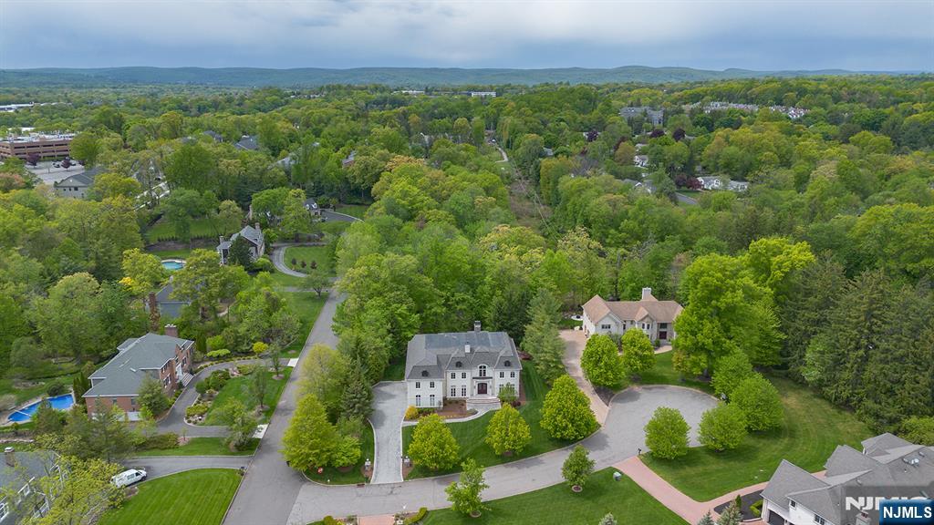 1 Sandstone Ridge Upper Saddle River, NJ 07458 - Photo 41 of 48