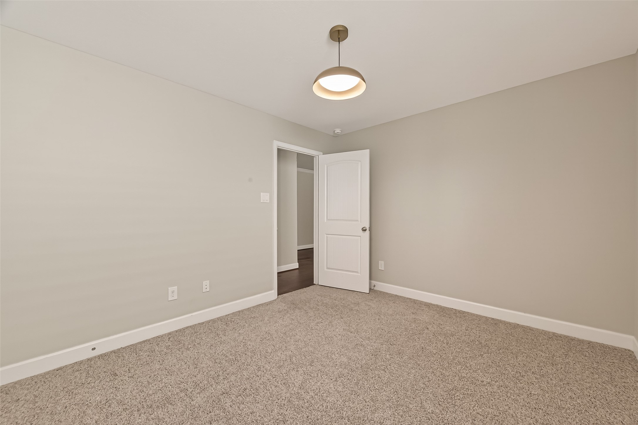 4413 Schuler Street, Unit B Houston, TX 77007 - Photo 32 of 46 a view of an empty room