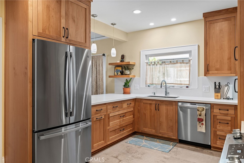 587 East 3rd Street Chico, CA 95928 - Photo 4 of 73 Main home kitchen