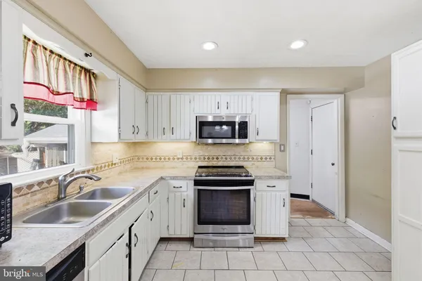 $400,000 | 224 Fredericktowne Drive, Stephens City, VA 22655