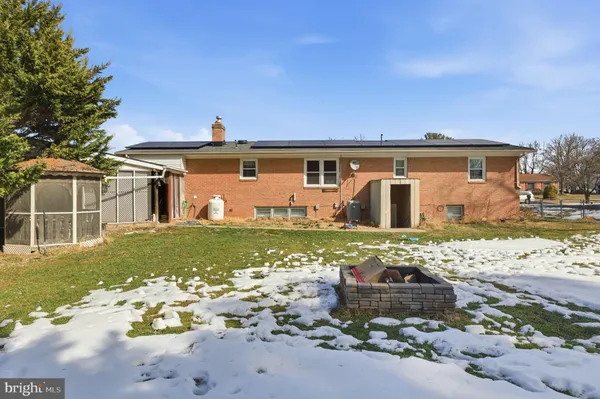$400,000 | 224 Fredericktowne Drive, Stephens City, VA 22655