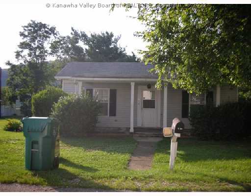11 2nd Street Winfield, WV 25213 - Photo 1 of 8 Exterior Front.