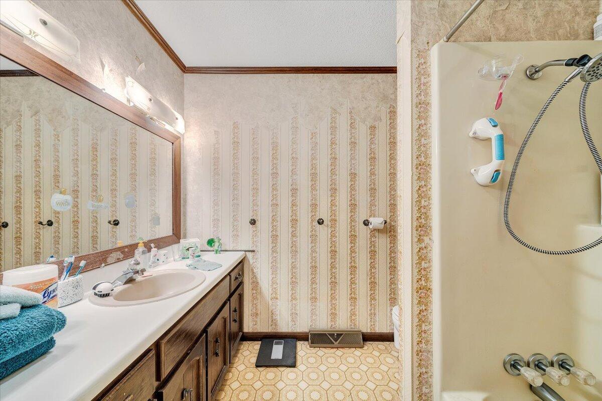 70 Harmon Hill Road, Unit 50 Martinsville, VA 24112 - Photo 22 of 66 16-MIB00492