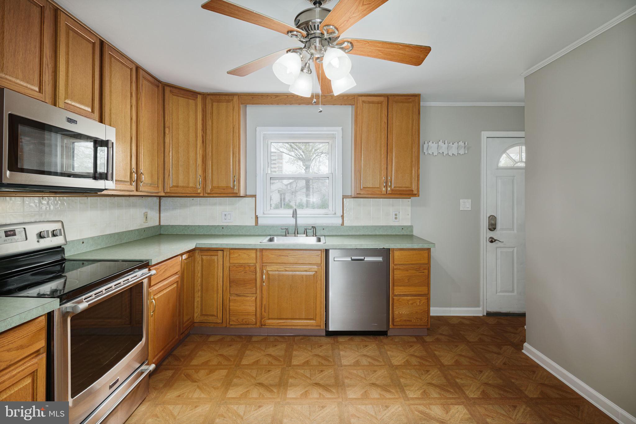 16 Ranoldo Terrace Cherry Hill, NJ 08034 - Photo 7 of 25 Gallery Image 7