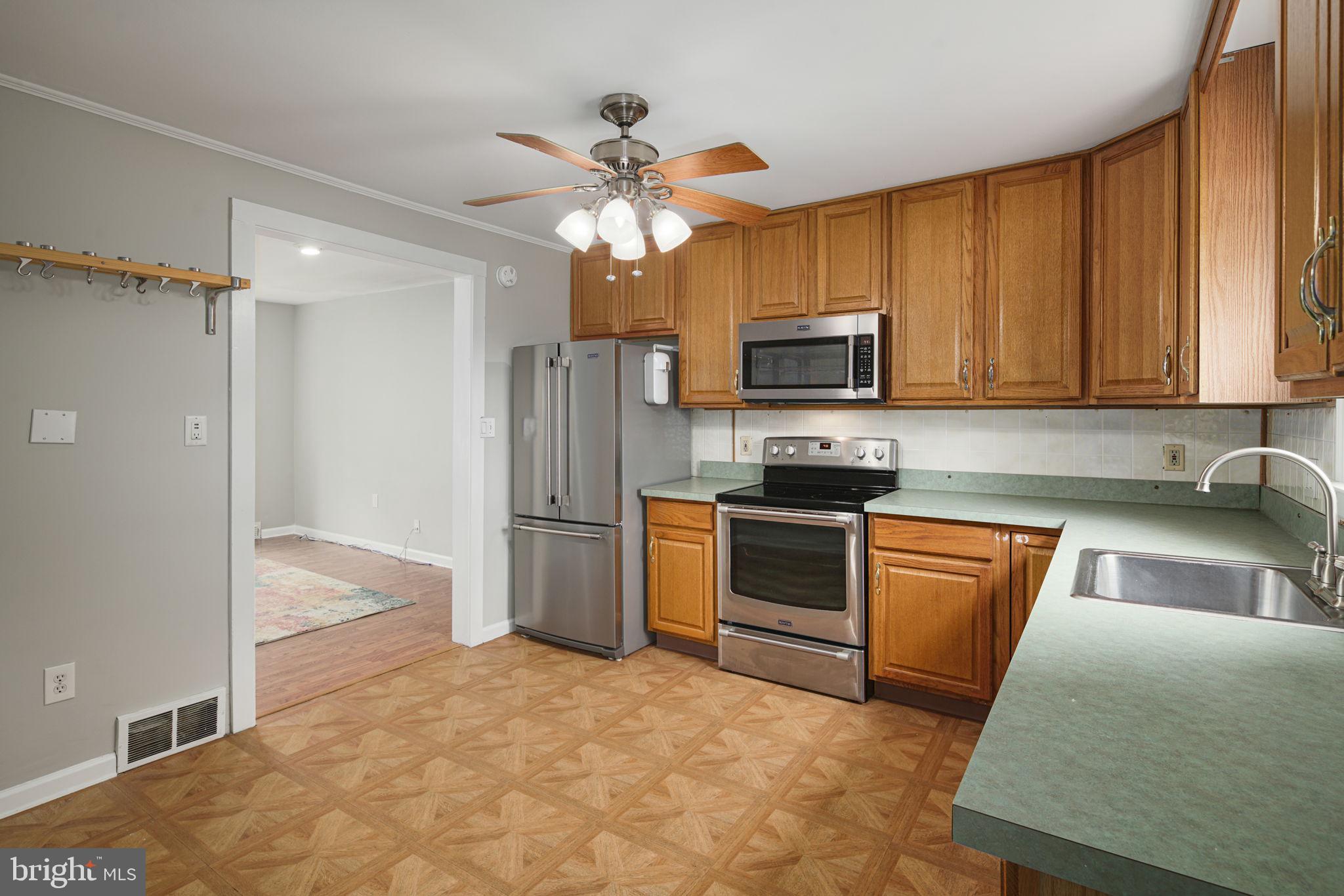 16 Ranoldo Terrace Cherry Hill, NJ 08034 - Photo 9 of 25 Gallery Image 9