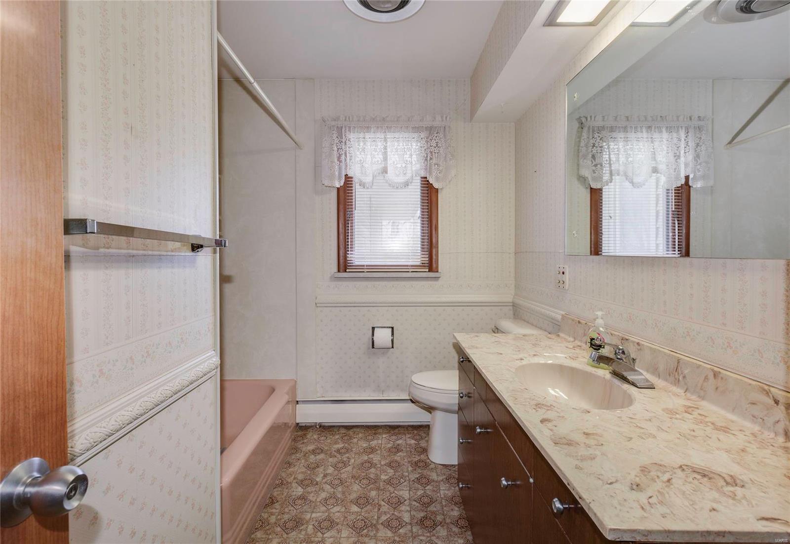 16921 Crestview Drive Grover, MO 63040 - Photo 13 of 26