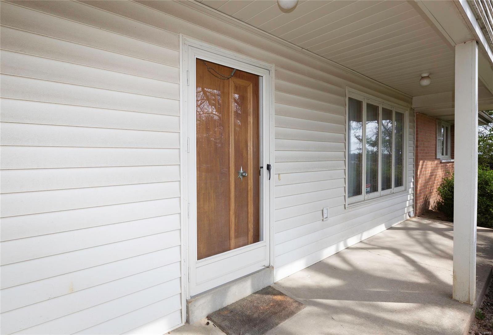 16921 Crestview Drive Grover, MO 63040 - Photo 2 of 26