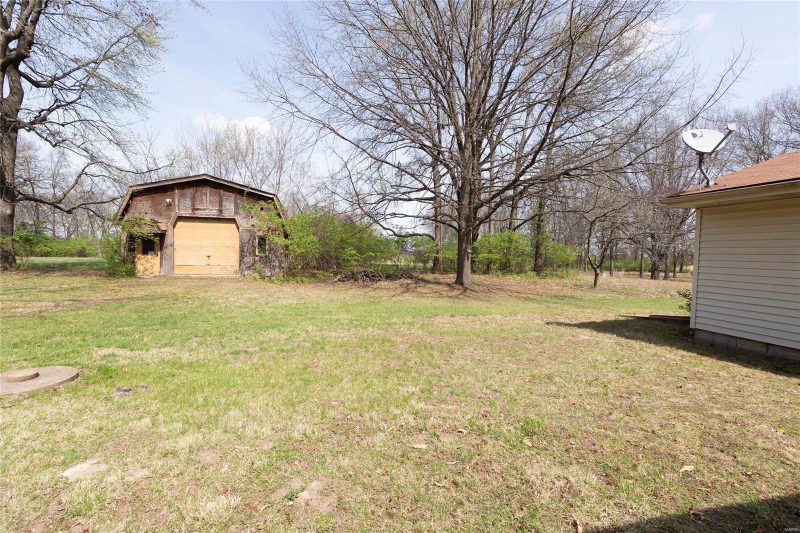16921 Crestview Drive Grover, MO 63040 - Photo 22 of 26