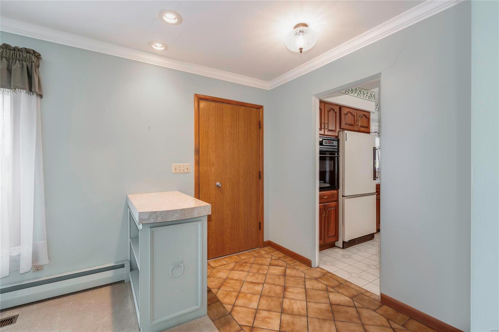 16921 Crestview Drive Grover, MO 63040 - Photo 3 of 26