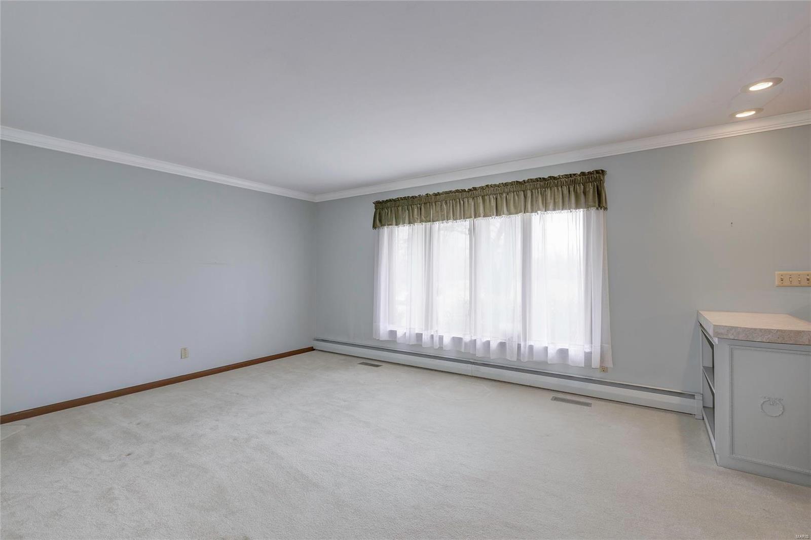 16921 Crestview Drive Grover, MO 63040 - Photo 4 of 26