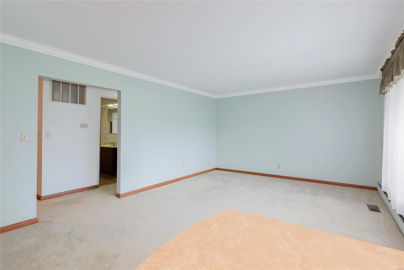 16921 Crestview Drive Grover, MO 63040 - Photo 6 of 26