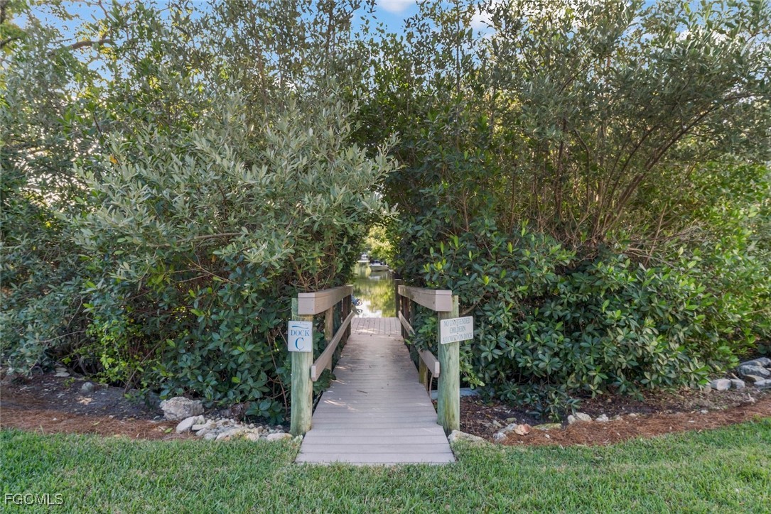 561 Periwinkle Way, Unit E4 Sanibel, FL 33957 - Photo 30 of 32