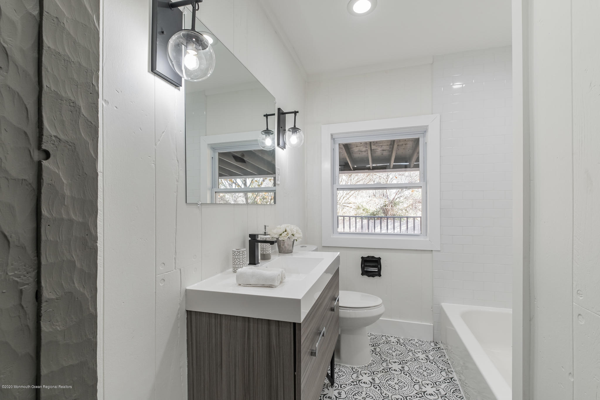 616 Lloyd Road Aberdeen, NJ 07747 - Photo 15 of 30 Bath 1 2