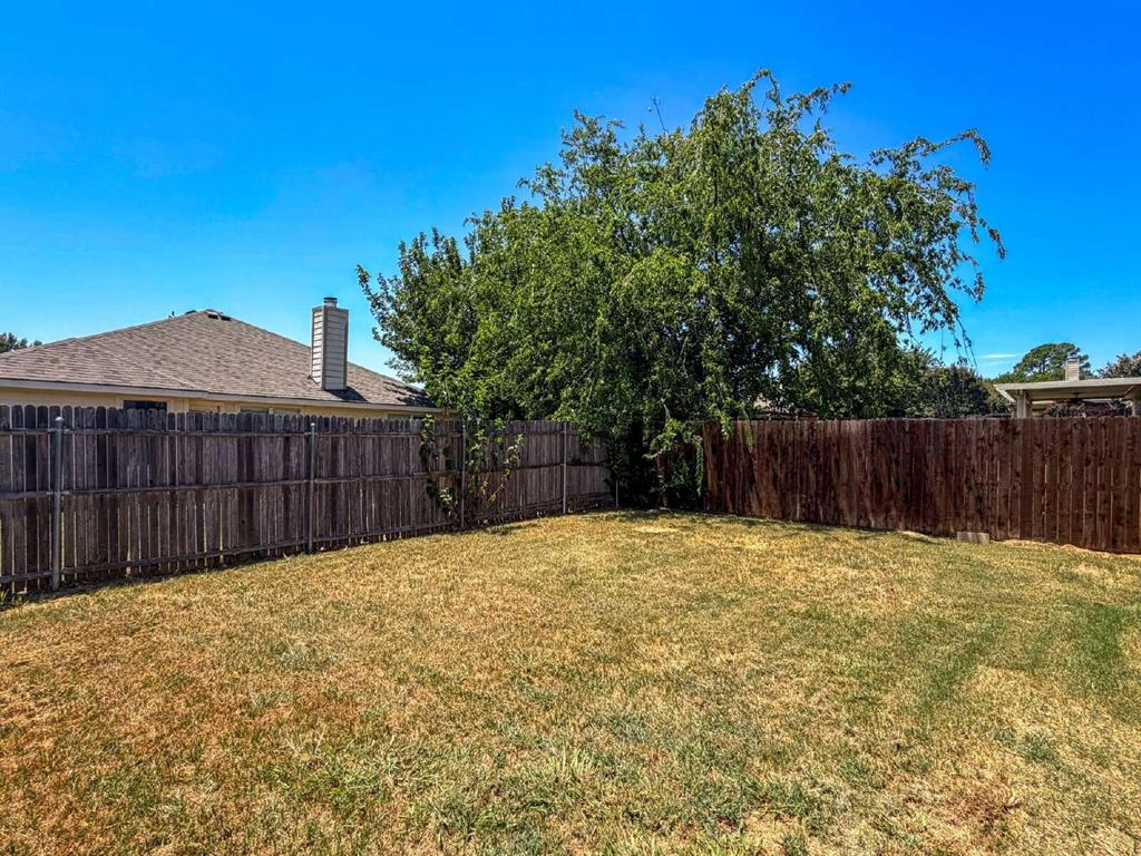 833 Edgehill Road Burleson, TX 76028 - Photo 27 of 28 Gallery Image 27