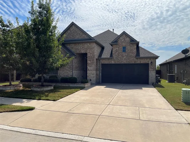 a front view of house with yard