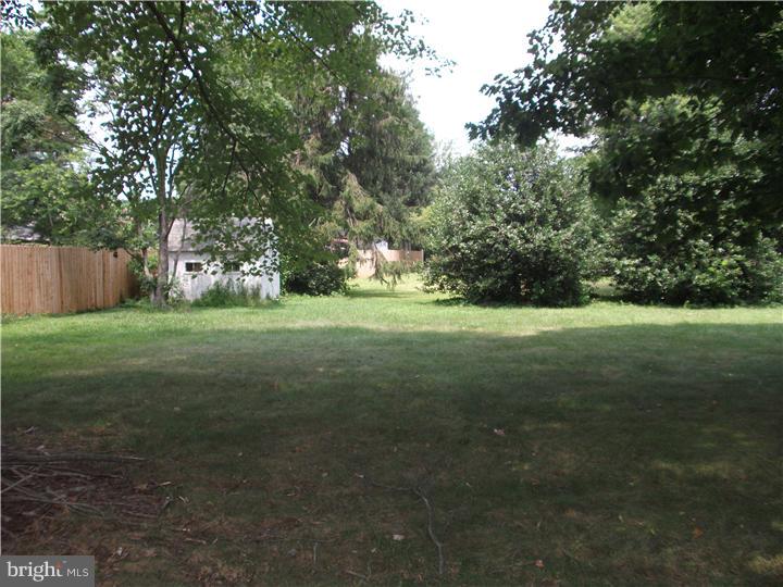 47 Maple Stream Road East Windsor, NJ 08520 - Photo 15 of 16 Exterior Back