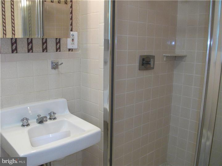 47 Maple Stream Road East Windsor, NJ 08520 - Photo 10 of 16 Bathroom