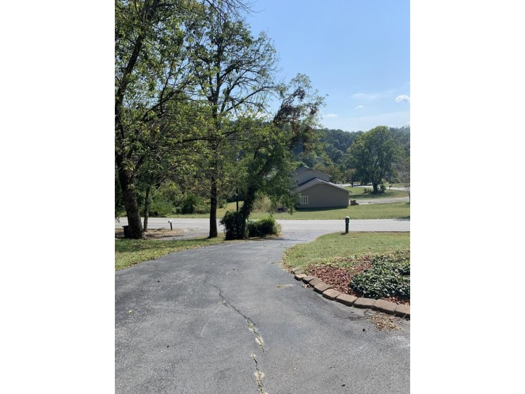 321 Hidden Acres Road Kingsport, TN 37664 - Photo 3 of 27 Photo 3