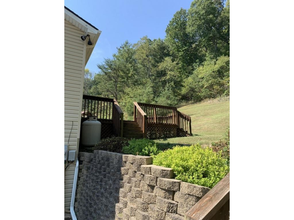 321 Hidden Acres Road Kingsport, TN 37664 - Photo 5 of 27 Photo 5