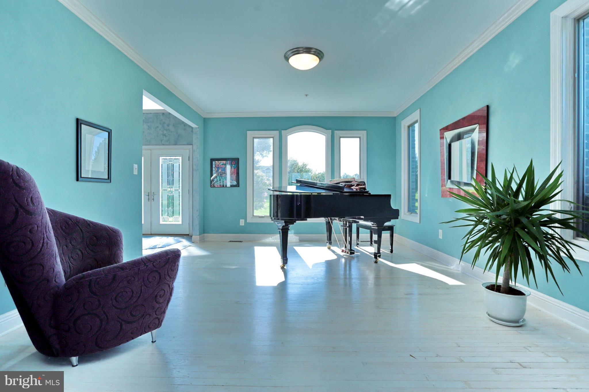 12103 Riverview Road Fort Washington, MD 20744 - Photo 5 of 30 Living Room