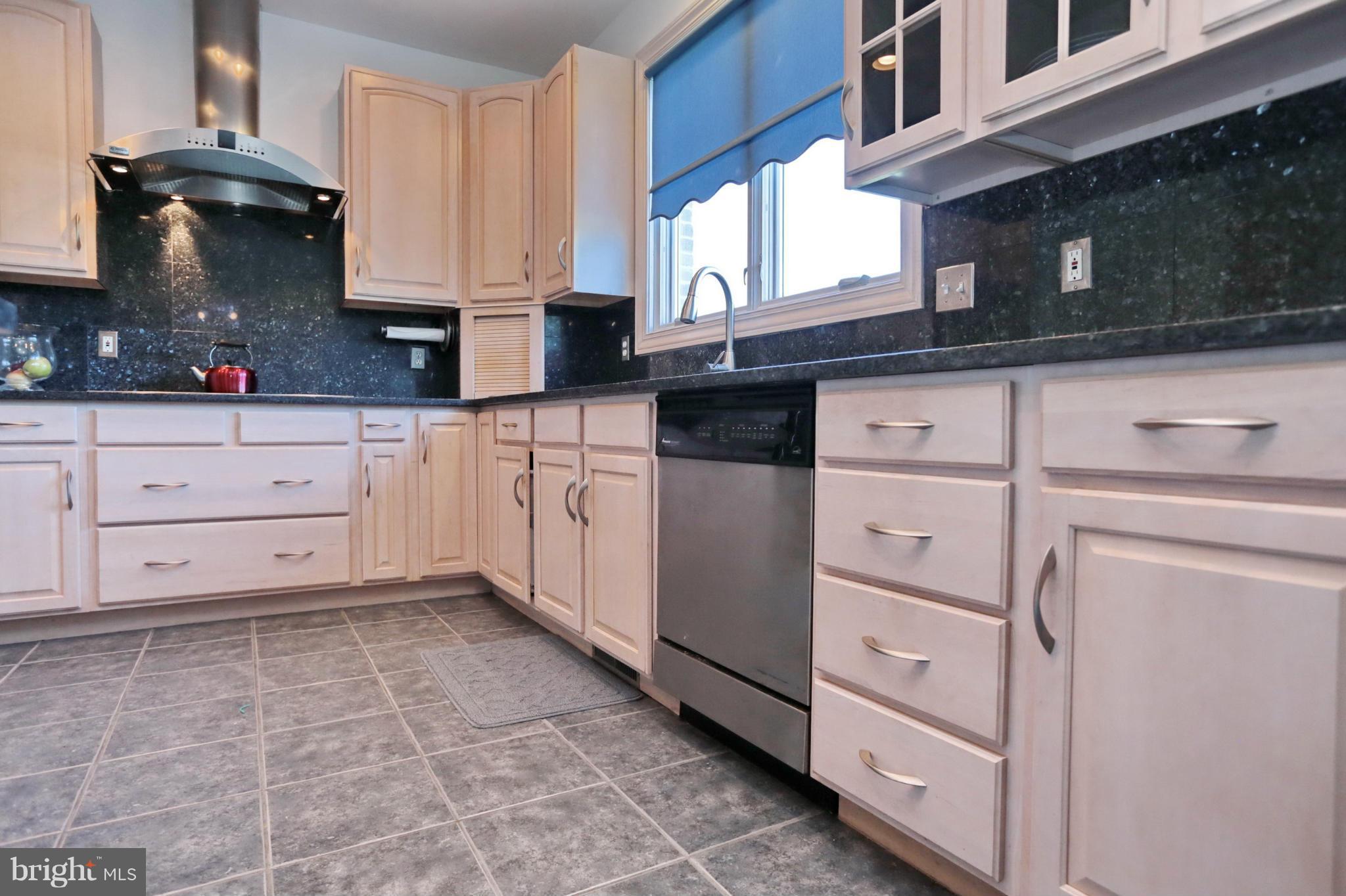 12103 Riverview Road Fort Washington, MD 20744 - Photo 7 of 30 Kitchen