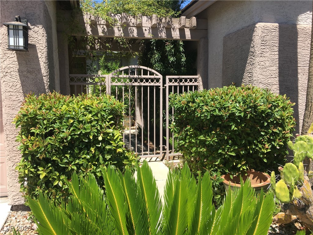 2016 Trailside Village Avenue Henderson, NV 89012 - Photo 2 of 12