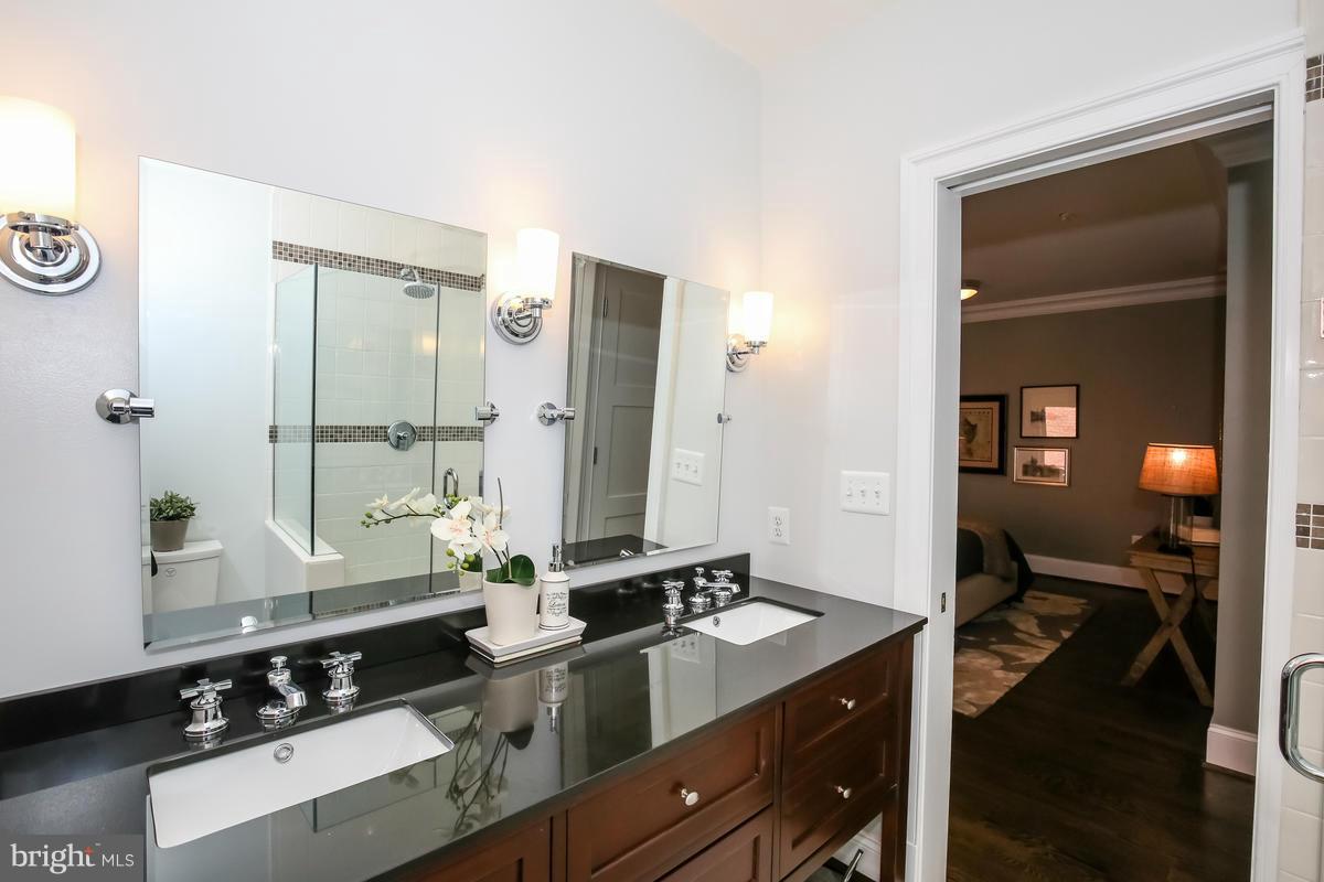 2012 Kalorama Road Northwest, Unit 3 Washington, DC 20009 - Photo 18 of 21 Bath (Master)