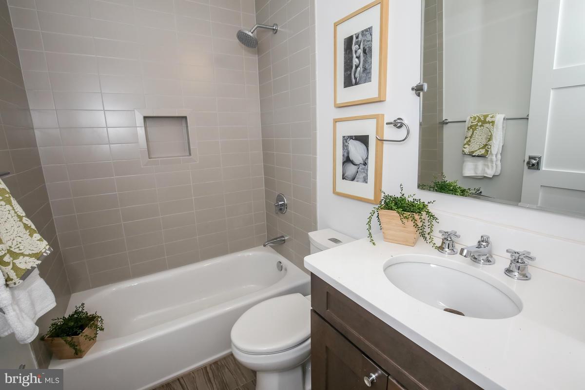 2012 Kalorama Road Northwest, Unit 3 Washington, DC 20009 - Photo 19 of 21 Bath