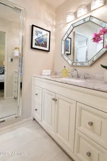 $5,595,000 | 4830 East McDonald Drive, Paradise Valley, AZ 85253