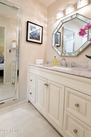 $5,595,000 | 4830 East McDonald Drive, Paradise Valley, AZ 85253