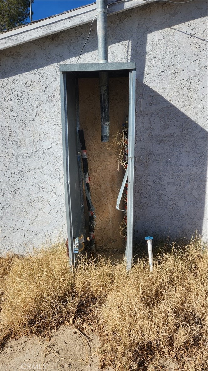 34774 Old Woman Springs Road Lucerne Valley, CA 92356 - Photo 15 of 21